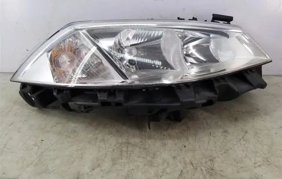 Renault Megane II Headlight/headlamp 8200073221F
