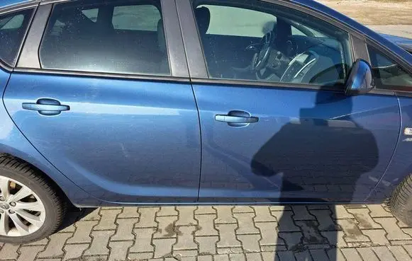 Opel Astra J Front door 