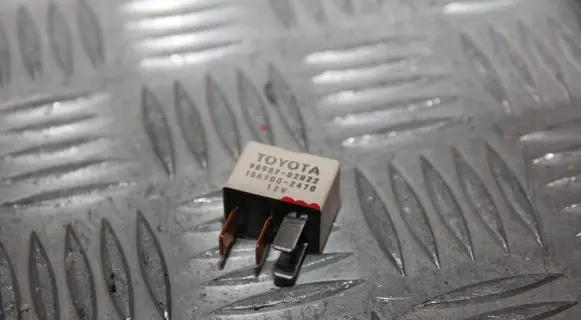 Toyota Land Cruiser (J120) Other relay 9098702022 1567002470