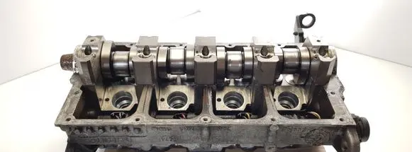 Volkswagen PASSAT B5 Engine head 038103373R