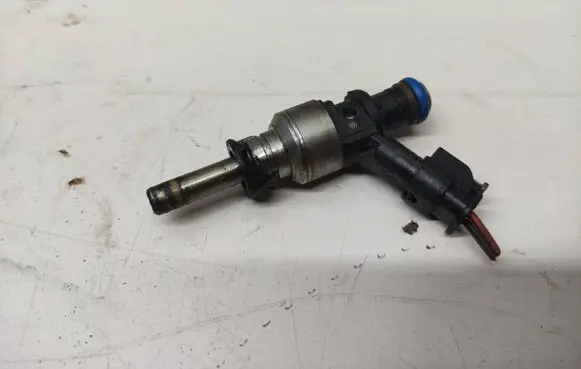 Audi A8 S8 D4 4H Fuel injector 1079036G