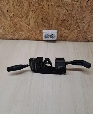 Wiper turn signal indicator stalk/switch