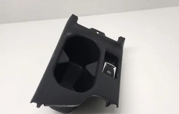 Cup holder front
