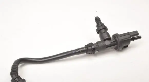 BMW 2 F46 Breather valve 7626118