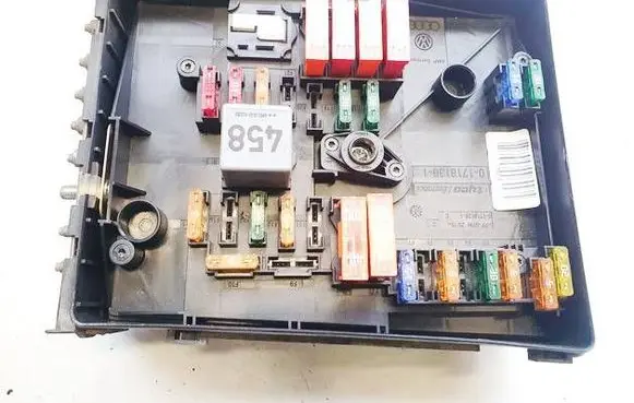 Skoda Octavia Mk2 (1Z) Fuse box set 1k0937125c 0-1718130-1