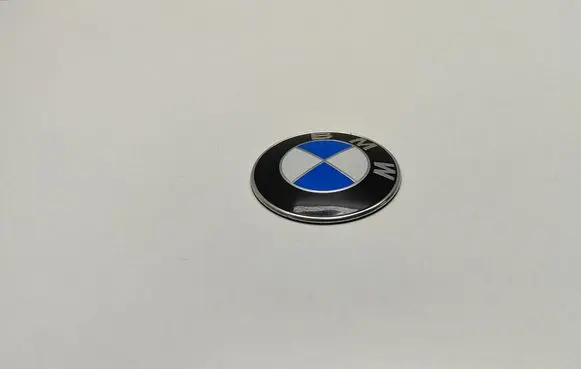 BMW 7 F01 F02 F03 F04 Manufacturer badge logo/emblem 7057794 705779405 10333410