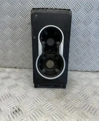 Cup holder front