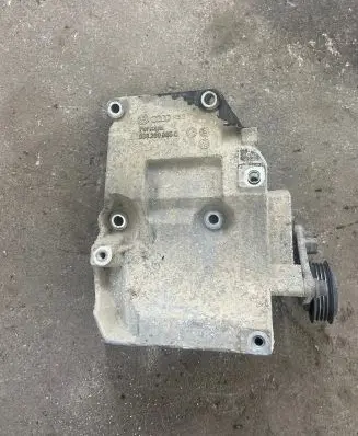 Audi A6 S6 C5 4B Engine mounting bracket 038260885C