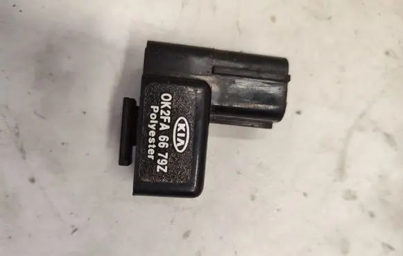 KIA Carens I Sensor OK2FA6679Z