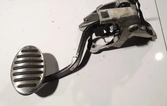 Mini Cooper Countryman R60 Brake pedal 