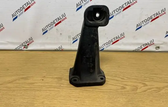 BMW X5 E53 Engine mounting bracket 6761564