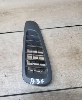 Mercedes-Benz Vito Viano W639 Dashboard air vent grill cover trim A6398310060