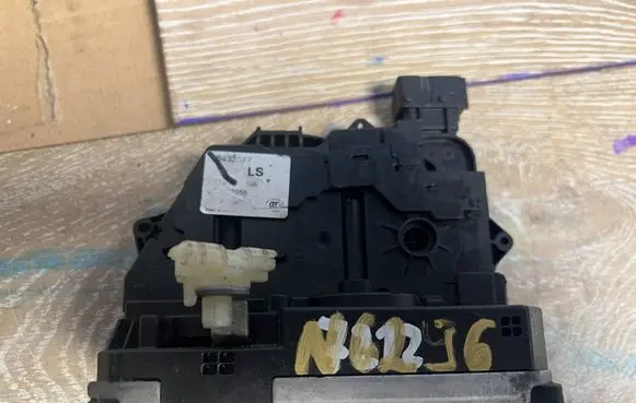 Porsche Macan (95B) Rear door lock 80432877