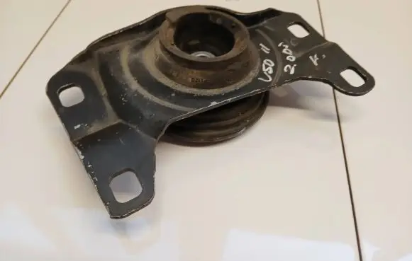 Volvo V50 Engine mount bracket 348430