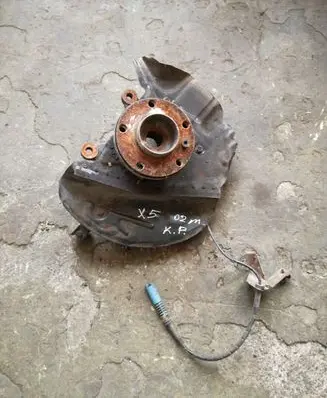 BMW X5 E53 Front wheel hub