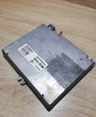 Renault Laguna I Engine control unit/module ECU S101727104 HOM7700860316
