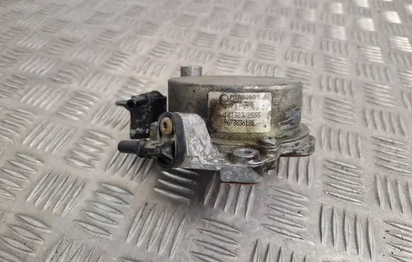 Citroen DS5 Vacuum pump 9673836180