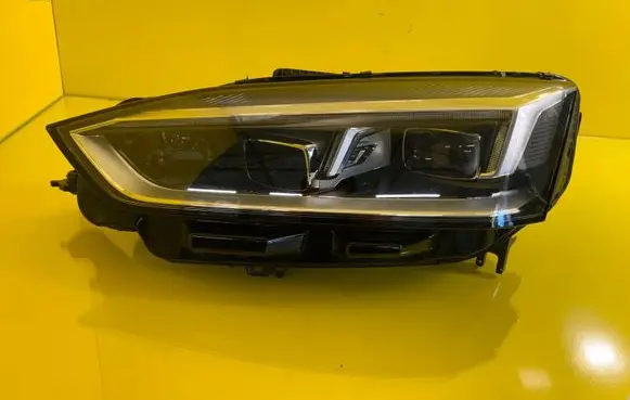 Audi A5 Headlight/headlamp 8W6941034
