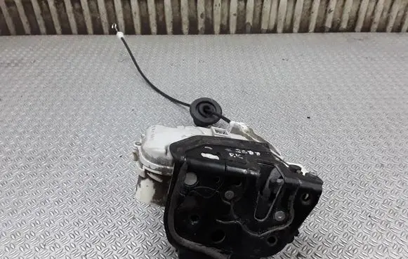 Audi A4 S4 B7 8E 8H Front door lock 8E1837015AA