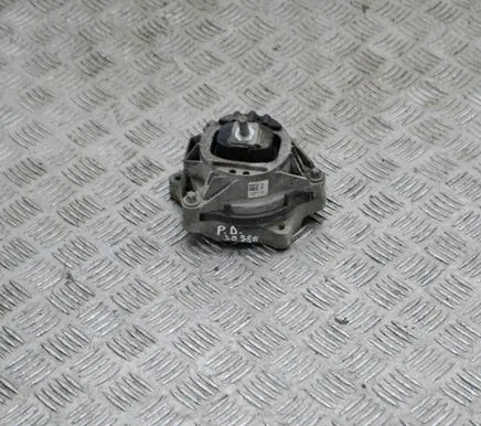 BMW 3 F30 F35 F31 Engine mount bracket 6859412