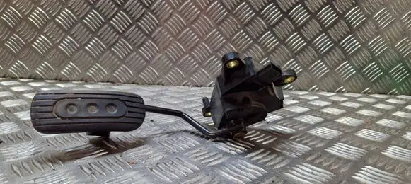Nissan Micra Accelerator throttle pedal 18002AX700 3374B 01101