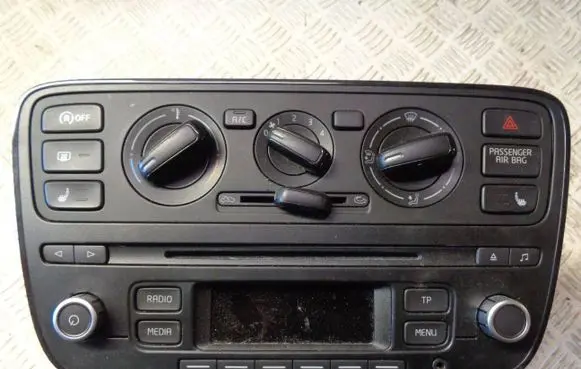 Seat Mii Radio/CD/DVD/GPS head unit 1SL035156D 1S0820045R