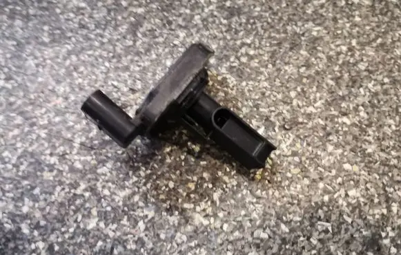Audi A8 S8 D3 4E Mass air flow meter 057906461F