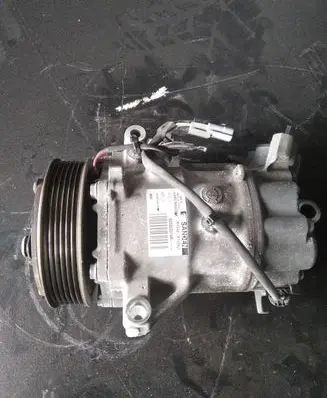 Renault Clio V Air conditioning (A/C) compressor (pump) 926003514R
