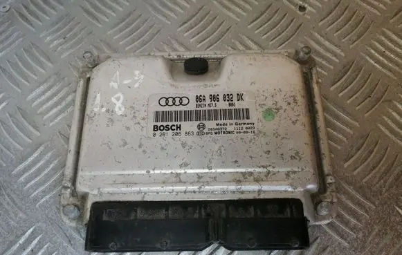 Audi A3 S3 8L Engine control unit/module 06A906032DK 0261206863