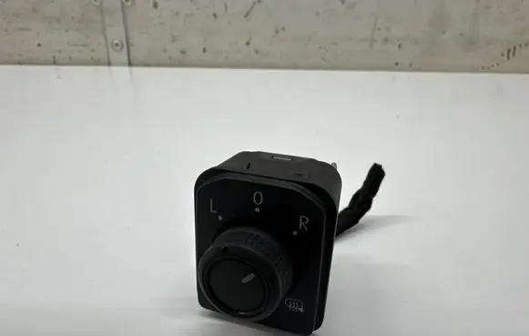 Cupra Leon Wing mirror switch