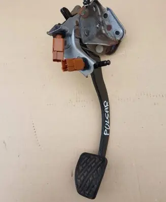 Nissan Pulsar Accelerator throttle pedal