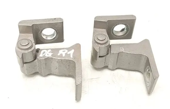 Volkswagen Golf VII Rear door hinge set 8K0831402K 8K0831402P