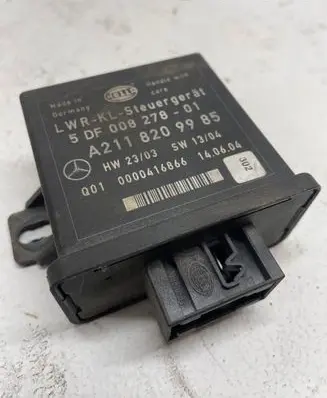 Mercedes-Benz E W211 Light module LCM A2118209985 0000416866 5DF00827801