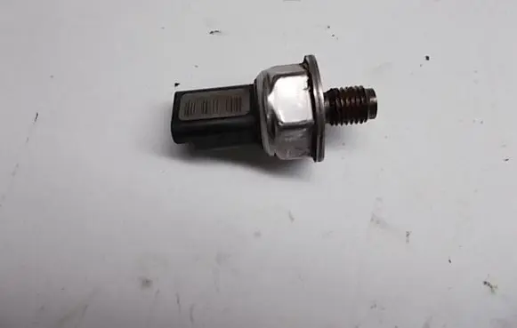 Ford Mondeo MK IV Fuel pressure sensor 9658227880