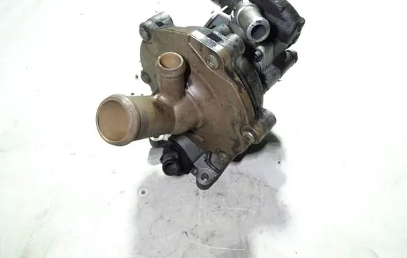 Ford Mondeo Mk III Water pump XS7Q8A578