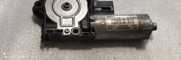 Volvo S60 Sunroof motor/actuator 10028320C