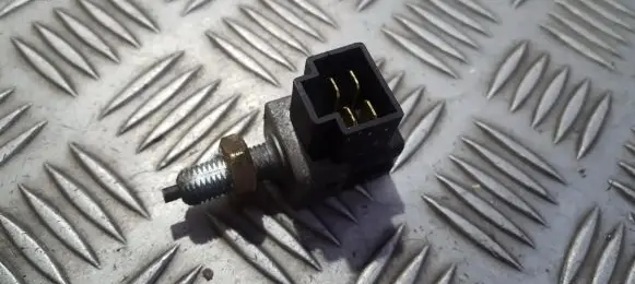 Hyundai Elantra Brake pedal sensor switch 9381038100 93810-38100