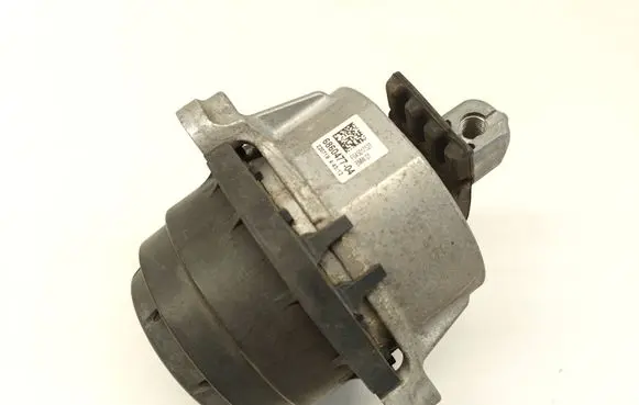 BMW 7 G11 G12 Engine mount bracket 6860477