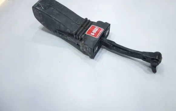 Volkswagen Touareg II Rear door check strap stopper 7P0839249