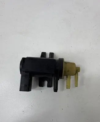 Volkswagen PASSAT B6 Turbo solenoid valve 1K0906627A 05T292 70086800
