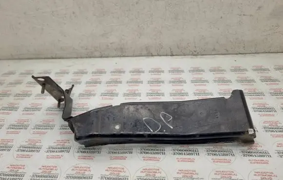 Audi A4 S4 B8 8K Fender mounting bracket 8K0821136A