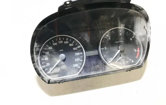 BMW 1 E81 E87 Speedometer (instrument cluster) 696450301 6964503-01