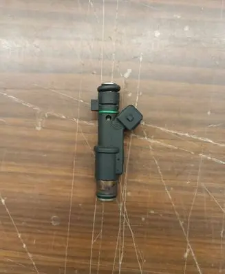 Peugeot 406 Fuel injector 01f005a