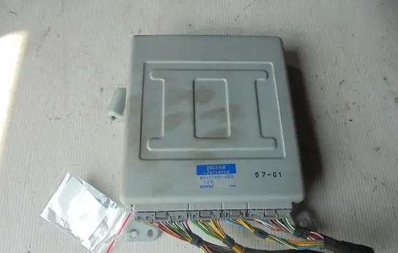 Jaguar XK8 - XKR Air conditioner control unit module LJB7600AB