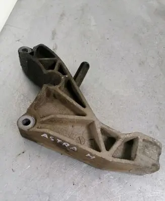 Opel Astra H Engine mounting bracket 13125634