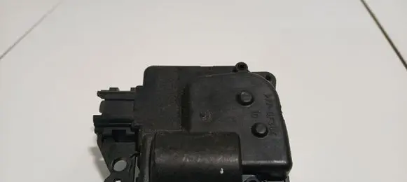 Chrysler Grand Voyager V Air flap motor/actuator M8679001