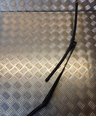 Volkswagen Golf V Front wiper blade arm 1K1955409