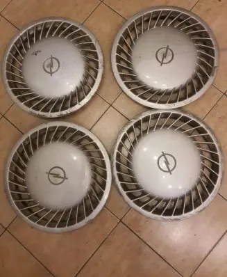 Opel Omega A R14 wheel hub/cap/trim 90247022 4869PA