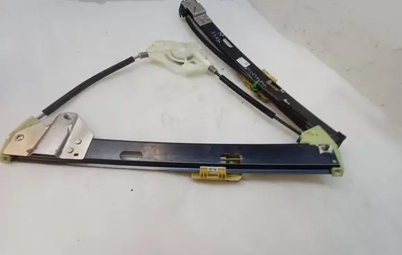 Audi A1 Front door window regulator with motor 82G837461A AU27001056