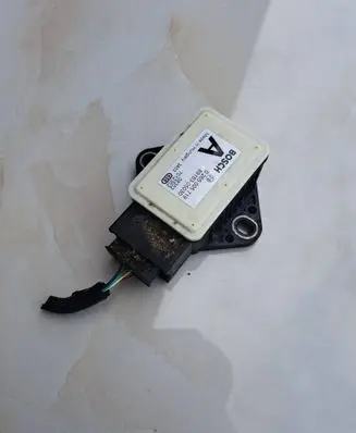 Toyota Avensis T270 ESP acceleration yaw rate sensor 0265005719 8918305030 7012352